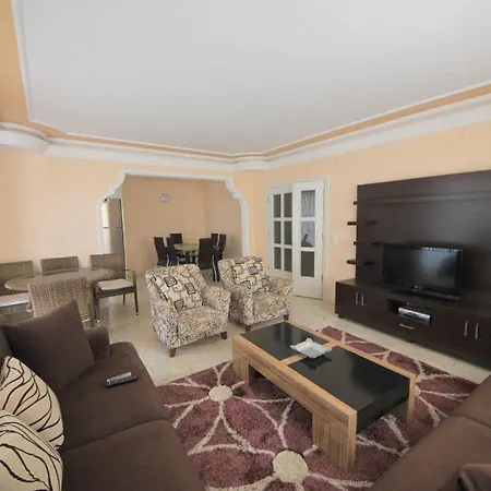 Apartament Kurt Safir *